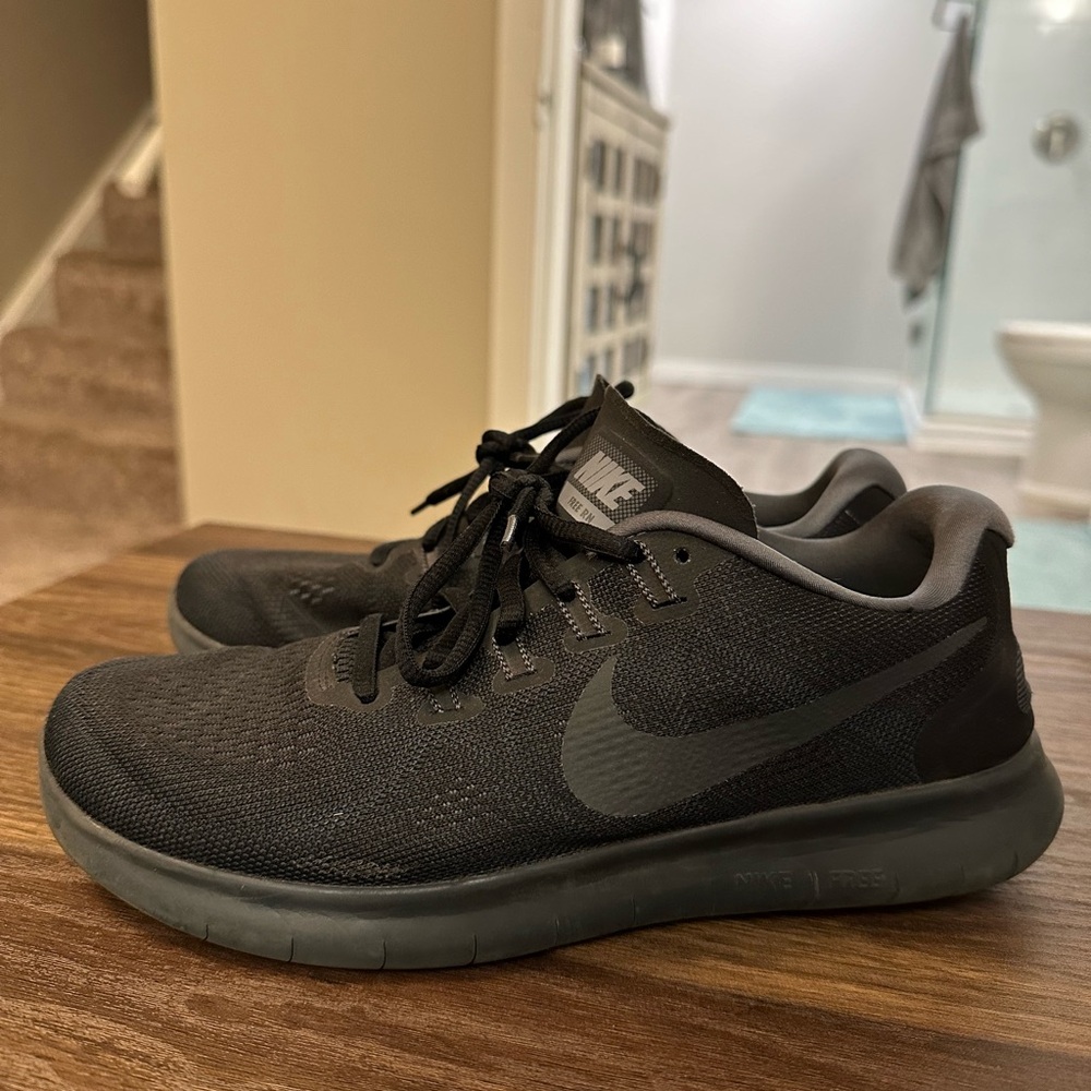 Nike Free RN Black Tennis Shoes
